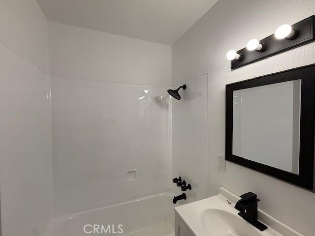 7086 Elmwood Rd, San Bernardino, CA 92404 - photo 13