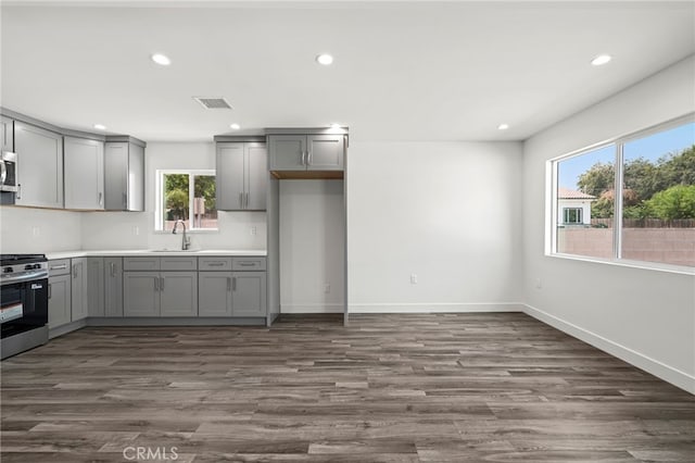 11062 Oneida Ave, San Fernando, CA 91340 - photo 15