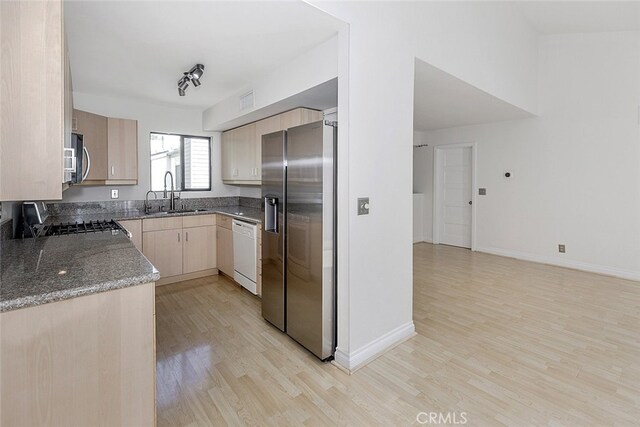 10504 Sunland Blvd Unit 5, Sunland, CA 91040 - photo 7