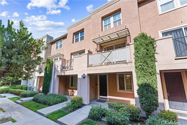 500 N Willowbrook Ave Unit L6, Compton, CA 90220 - photo 1