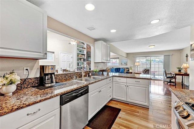 636 Longfellow Dr, Placentia, CA 92870 - photo 21