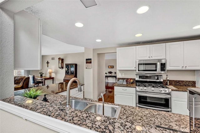 636 Longfellow Dr, Placentia, CA 92870 - photo 5