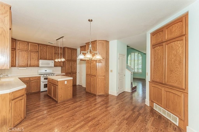1094 E Monticello Cir, Fresno, CA 93720 - photo 11