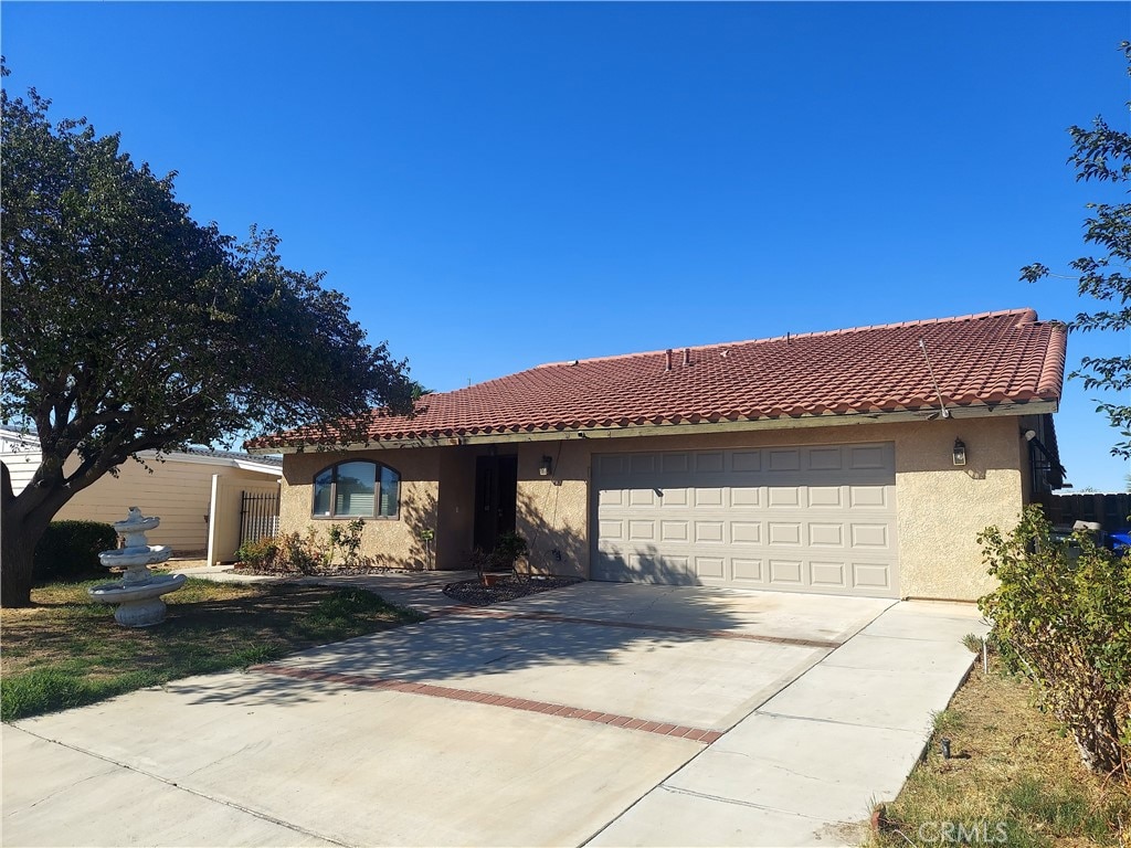 16340 Camelback Dr, Victorville, CA 92395 - photo 1