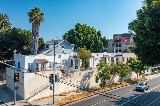 272 S Burlington Ave, Los Angeles, CA 90057 - photo 2