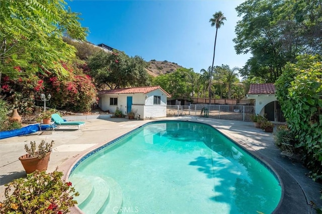 9953 La Tuna Canyon Rd, Sun Valley, CA 91352 - photo 1