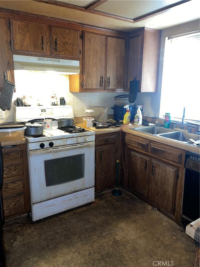 45001 Logue Ct, Lancaster, CA 93535 - photo 3