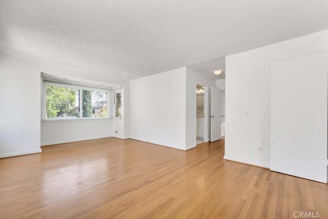 22210 Miston Dr, Woodland Hills, CA 91364 - photo 18