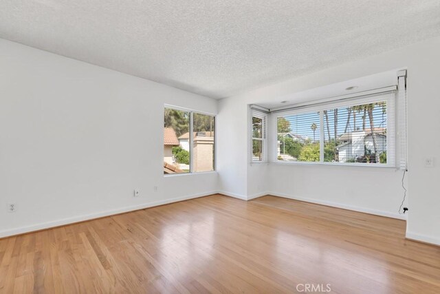 22210 Miston Dr, Woodland Hills, CA 91364 - photo 16