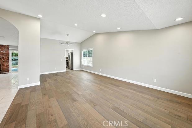 28620 Kathleen Ave, Saugus, CA 91390 - photo 4