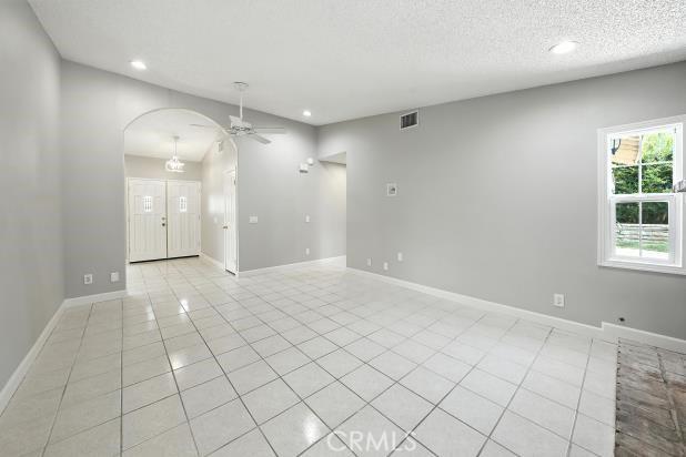 28620 Kathleen Ave, Saugus, CA 91390 - photo 9