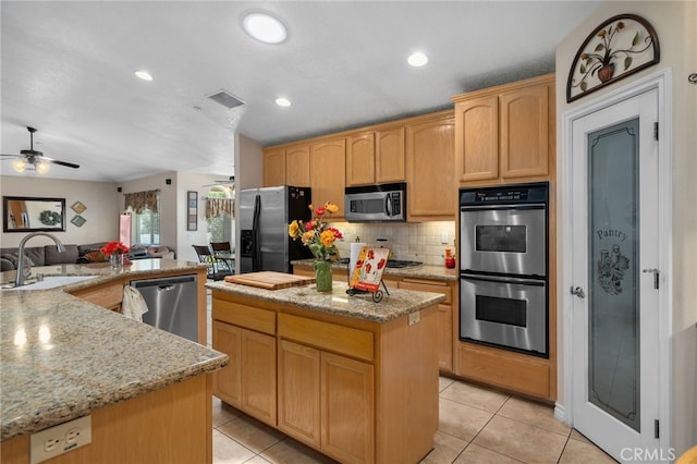 8289 Alta Mesa Rd, Oak Hills, CA 92344 - photo 20