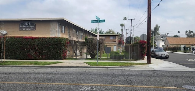 1935 W Linden St, Riverside, CA 92507 - photo 6