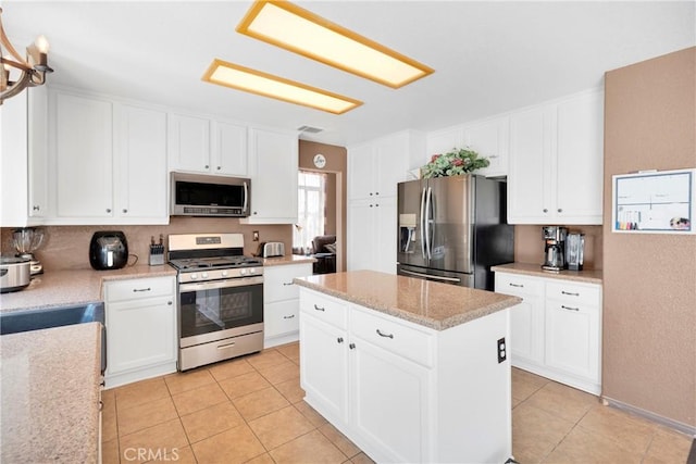 17567 Hudson Dr, Victorville, CA 92395 - photo 11