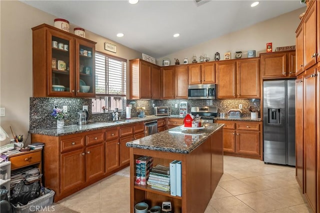671 Zaharias Cir, Hemet, CA 92545 - photo 25