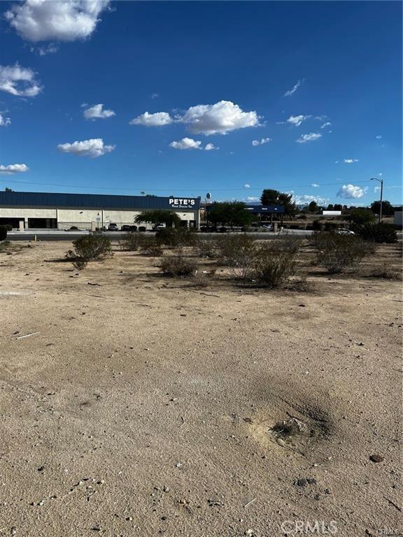 123 Village Dr, Victorville, CA 92394 - photo 3