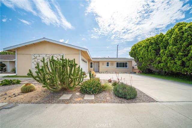 12392 Lamplighter St, Garden Grove, CA 92845 - photo 2