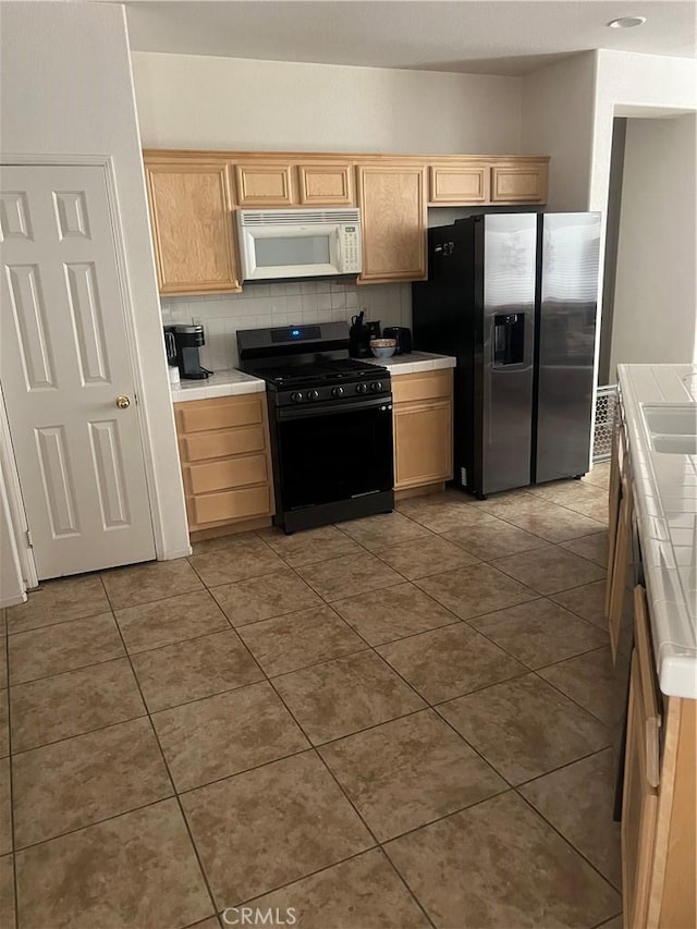 13343 Vista Verde St, Victorville, CA 92392 - photo 5