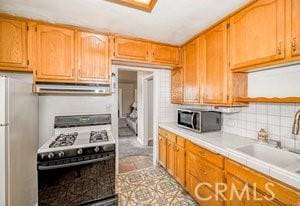 9607 Bartee Ave, Arleta, CA 91331 - photo 5