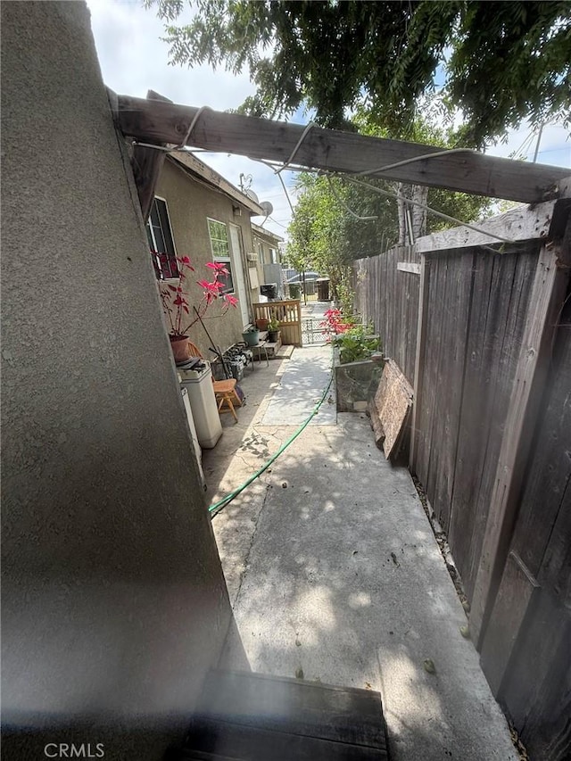 817 W Arbutus St Unit A, Compton, CA 90220 - photo 32