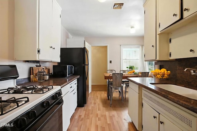 13739 Wyandotte St, Van Nuys, CA 91405 - photo 2