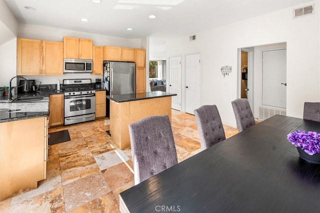 28230 Evergreen Ln, Saugus, CA 91390 - photo 13