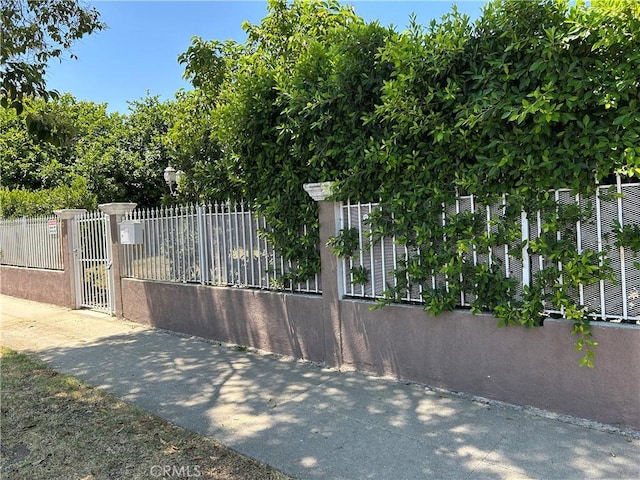 20415 Roscoe Blvd, Winnetka, CA 91306 - photo 1