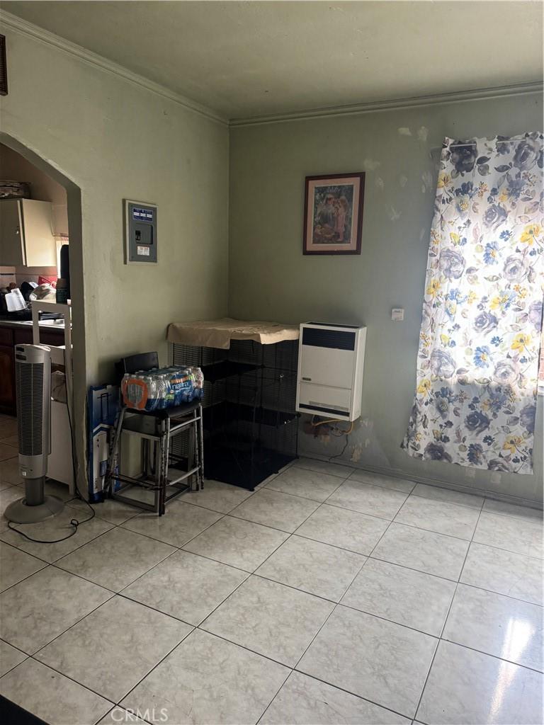 333 E 84th St, Los Angeles, CA 90003 - photo 3