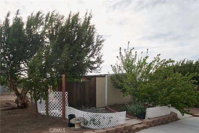 9740 Joshua St, Oak Hills, CA 92344 - photo 28