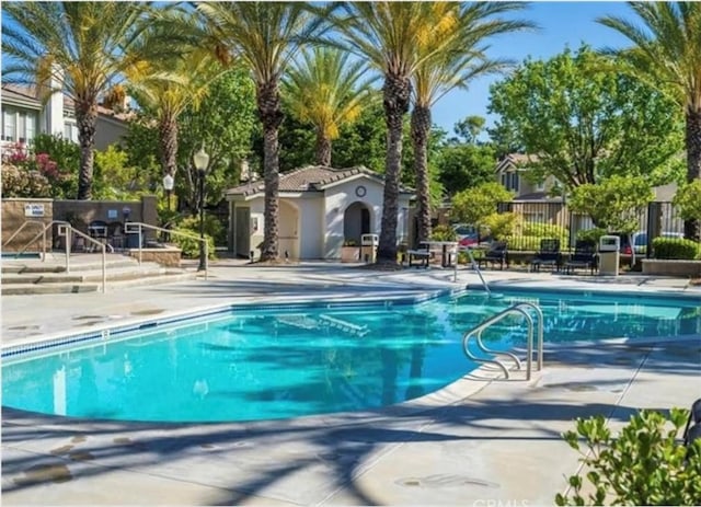 22705 Sundance Creek Dr, Saugus, CA 91350 - photo 2