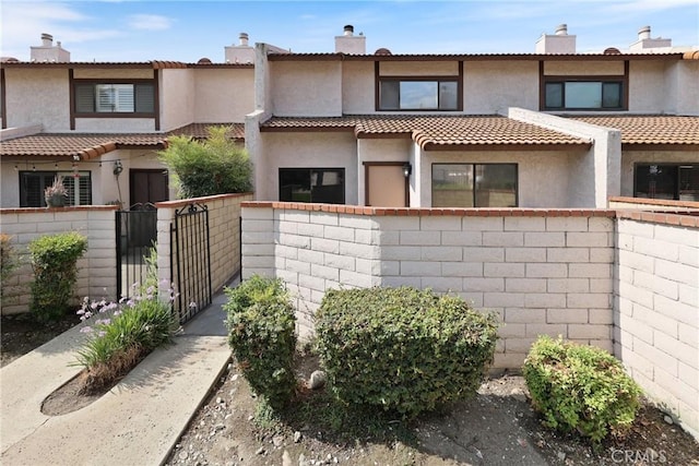 910 N Redding Way Unit F, Upland, CA 91786 - photo 2