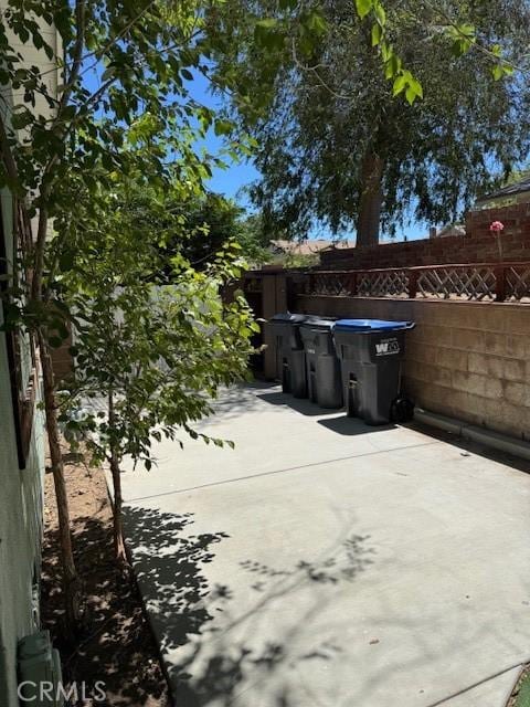 38647 Desert View Dr, Palmdale, CA 93551 - photo 21