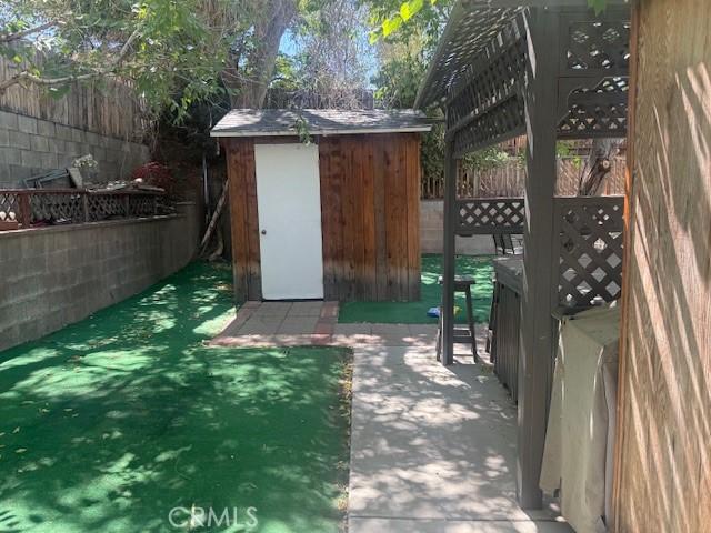 38647 Desert View Dr, Palmdale, CA 93551 - photo 22