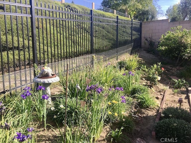 194 S Summertree Rd S, Anaheim, CA 92807 - photo 5