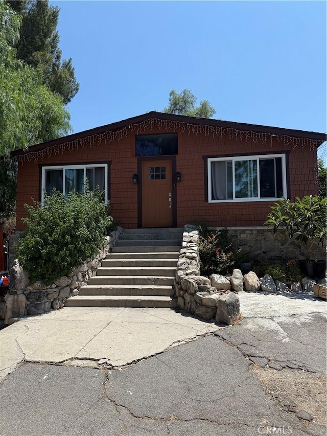 10418 Samoa Ave, Tujunga, CA 91042 - photo 1