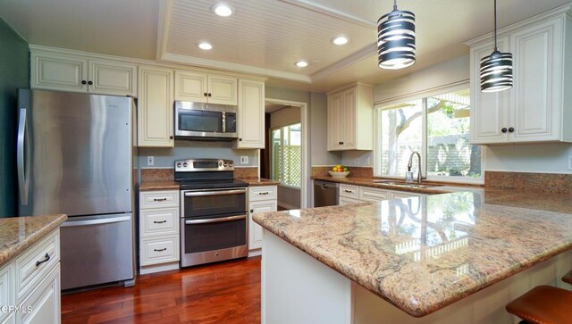 718 Pamela Wood St, Thousand Oaks, CA 91320 - photo 10