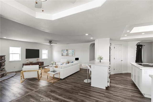 10131 Jenny St, Oak Hills, CA 92344 - photo 4
