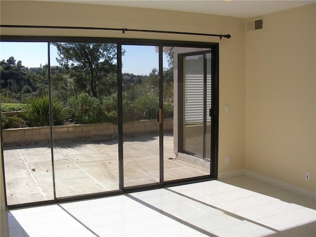 22248 Summit Hill Dr Unit 8, Lake Forest, CA 92630 - photo 4