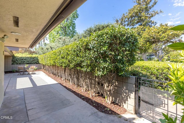 1040 S Orange Grove Blvd Unit 11, Pasadena, CA 91105 - photo 3
