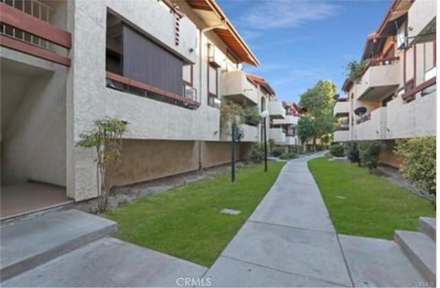 18015 Sundowner Way Unit 647, Canyon Country, CA 91387 - photo 2