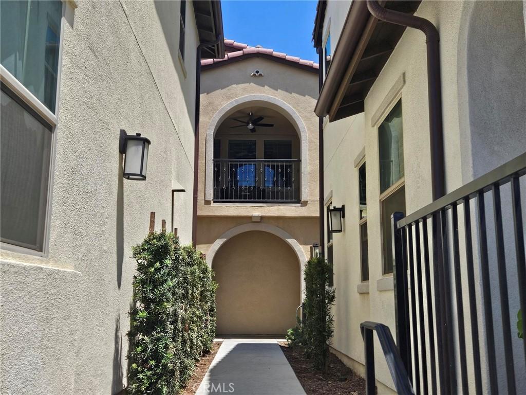 16040 Parkhouse Dr Unit 1, Fontana, CA 92336 - photo 1