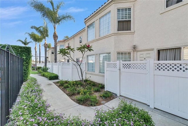 19555 E Cypress St Unit P, Covina, CA 91724 - photo 3