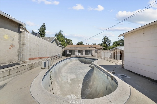 1067 E Magnolia Blvd, Burbank, CA 91501 - photo 23