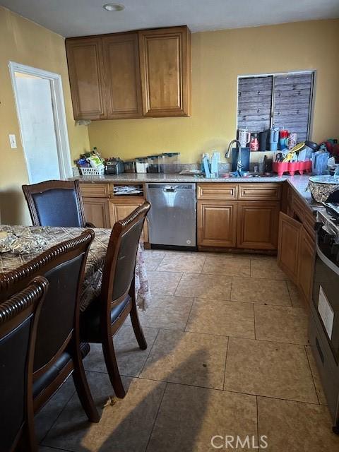 305 Line St, Lake Elsinore, CA 92530 - photo 8