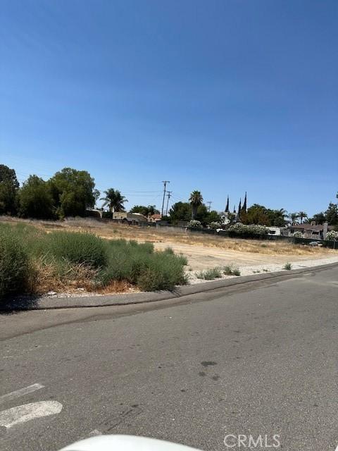 305 Line St, Lake Elsinore, CA 92530 - photo 2