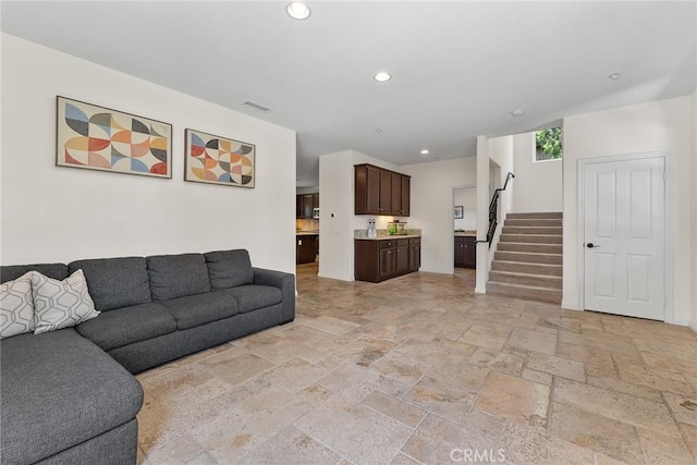 9849 Dreams Ln, Los Angeles, CA 91345 - photo 5