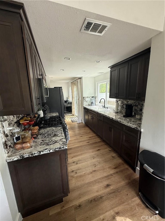 26702 Linnet Ct, Canyon Country, CA 91351 - photo 8