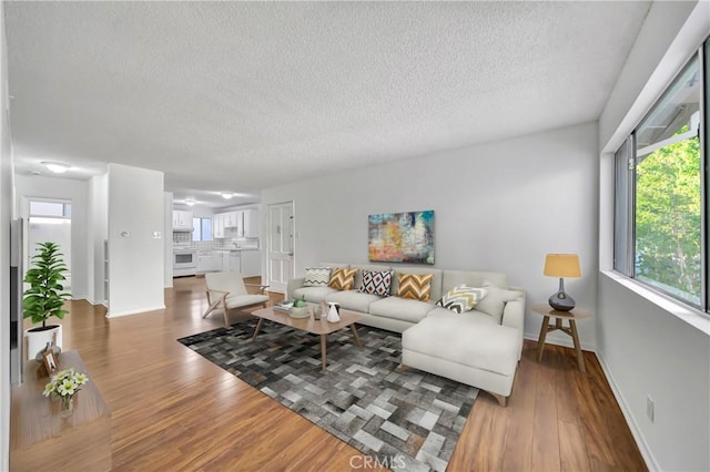 18619 Collins St Unit F35, Tarzana, CA 91356 - photo 3