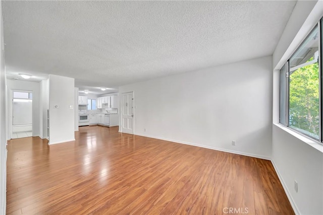18619 Collins St Unit F35, Tarzana, CA 91356 - photo 5