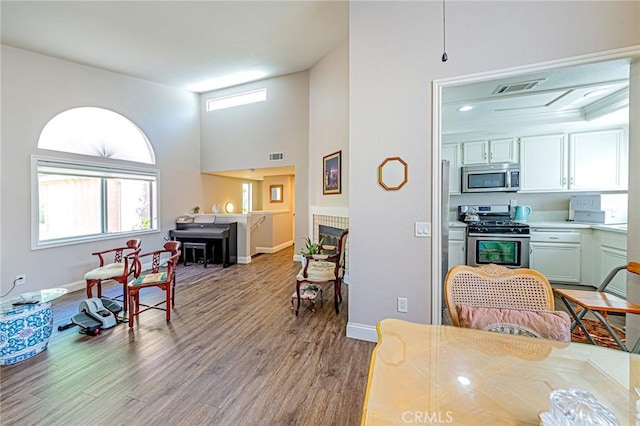 25256 Steinbeck Ave Unit F, Stevenson Ranch, CA 91381 - photo 9